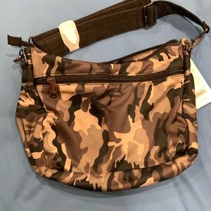 NWT LUG Camo Slider